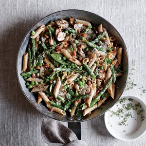 Creamy asparagus and pancetta penne