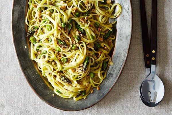 Creamy asparagus, lemon, and walnut pasta