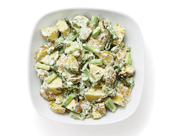 Creamy asparagus potato salad 
