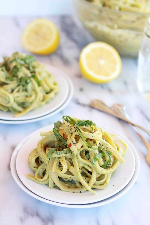 Creamy avocado and Gouda cheese pasta