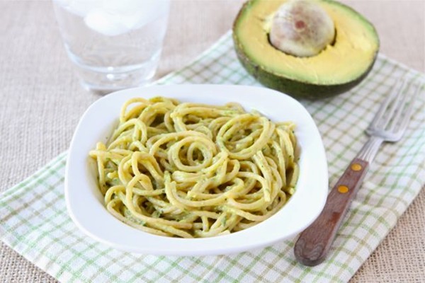Creamy avocado pasta