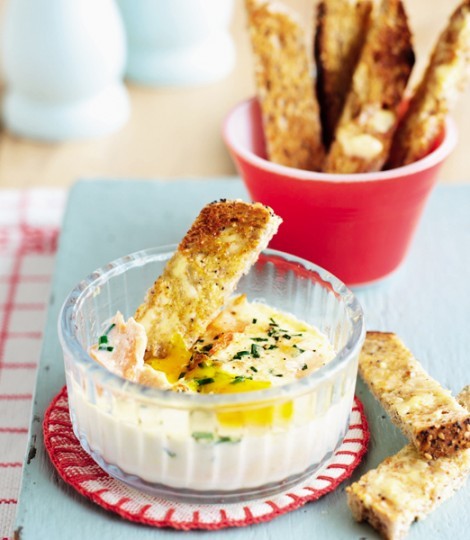Creamy baked eggs with hot smoked salmon and chives