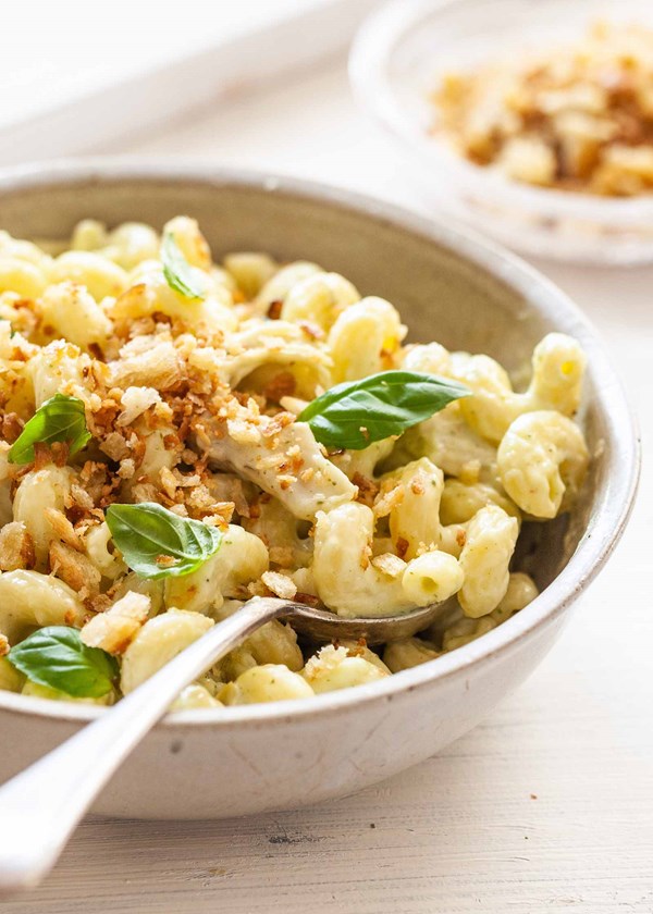Creamy basil artichoke mac and cheese