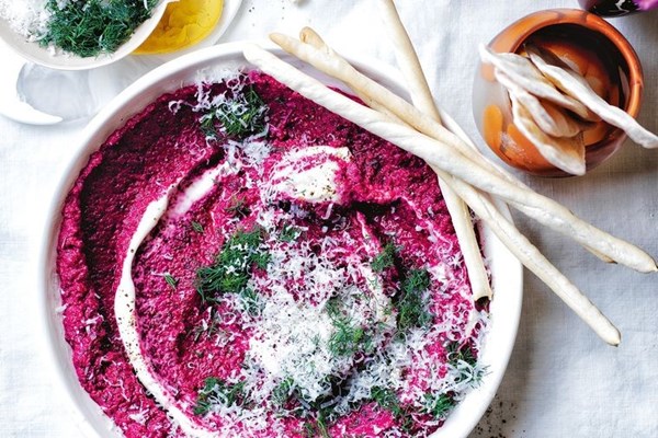 Creamy beetroot and sour cream dip
