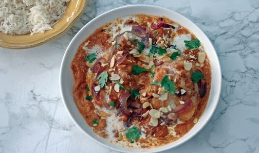Creamy Bengali chicken with almonds (Murgir korma)