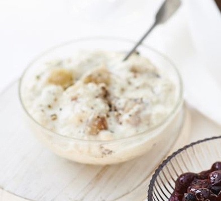 Creamy bread & shallot sauce