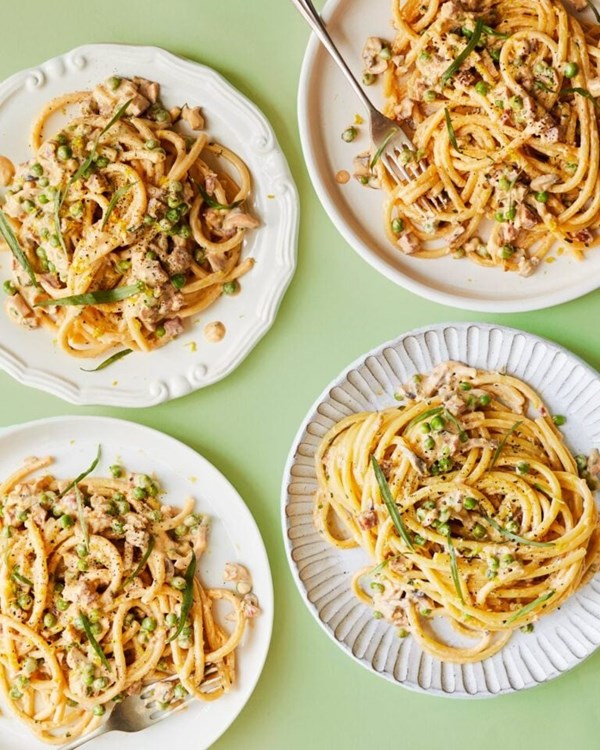 Creamy bucatini with chorizo, peas and mushrooms