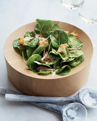 Creamy Caesar salad with torn croutons