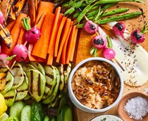 Creamy cashew and onion dip