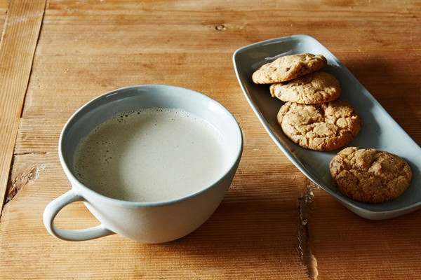 Creamy cashew hemp latte