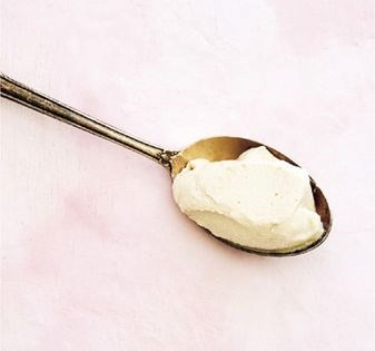 Creamy cashew sour cream