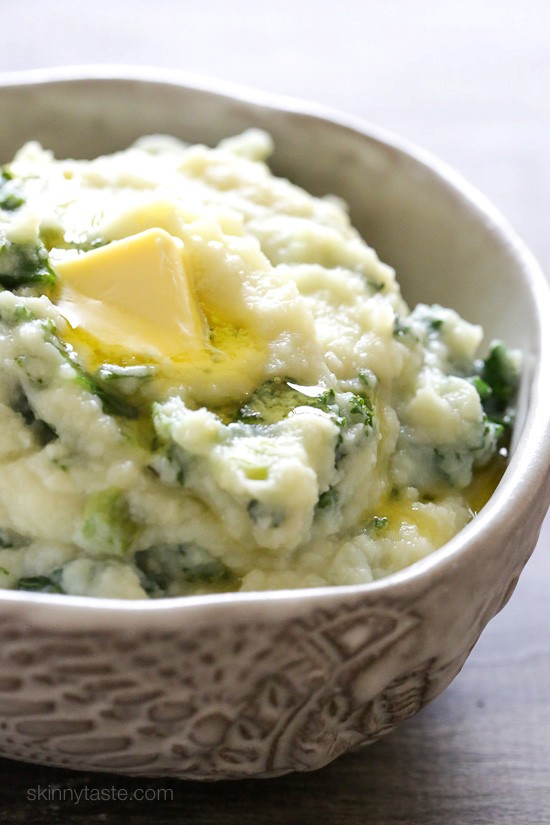 Creamy cauliflower mash with kale (Low-carb colcannon)