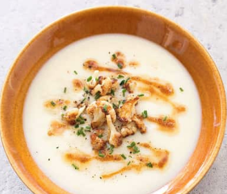Creamy cauliflower soup