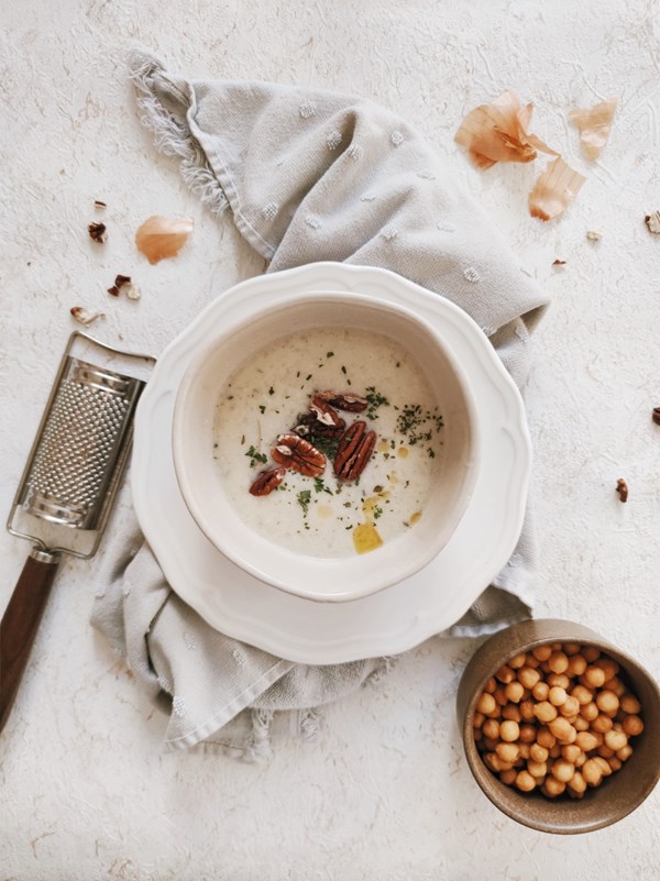 Creamy cauliflower soup