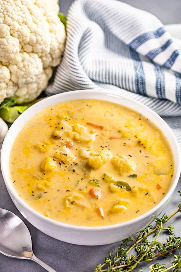Creamy cauliflower vegetable soup