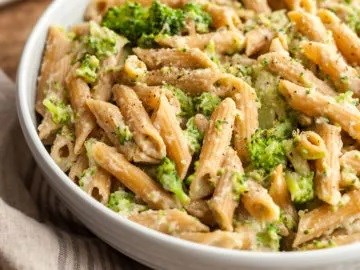 Creamy celeriac pasta Alfredo 