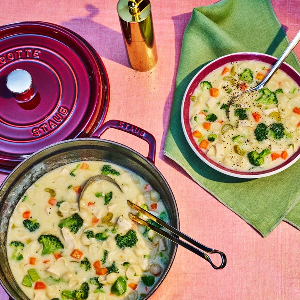 Creamy chicken and broccoli soup