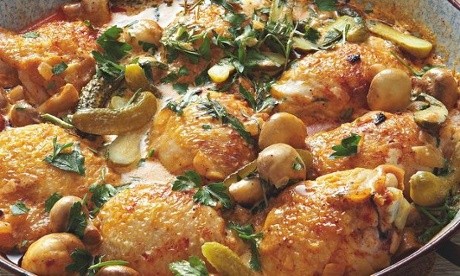 Creamy chicken with mustard and gherkins