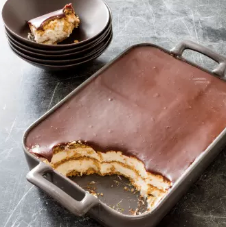 Creamy chocolate éclair cake