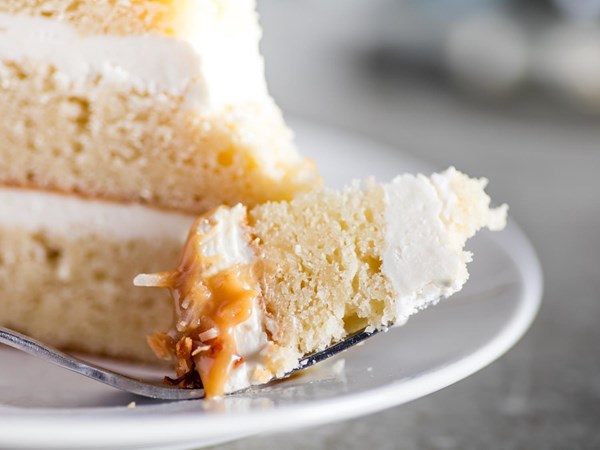 Creamy coconut frosting