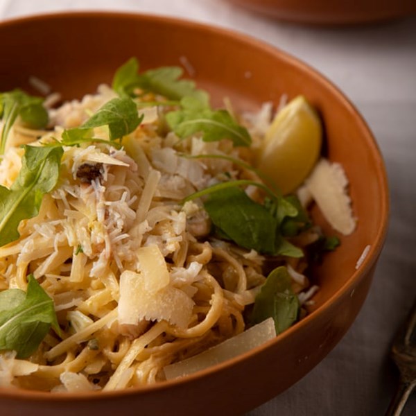 Creamy crab linguine