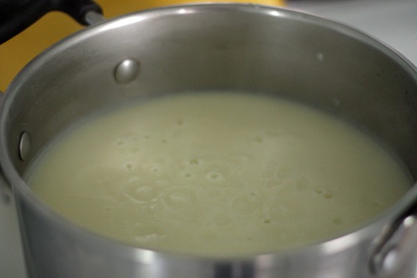 Creamy creamless cauliflower soup