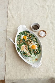 Creamy eggs Florentine with crispy sourdough crumbs