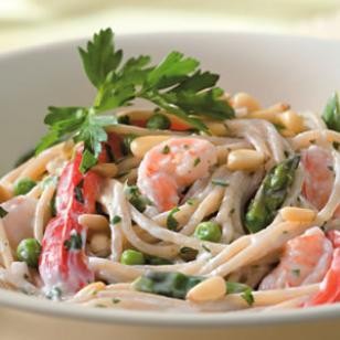 Creamy garlic pasta with shrimp & vegetables