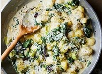 Creamy gnocchi with greens, leeks & lemon