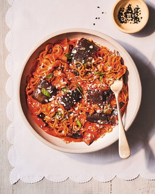 Creamy gochujang aubergine noodles 