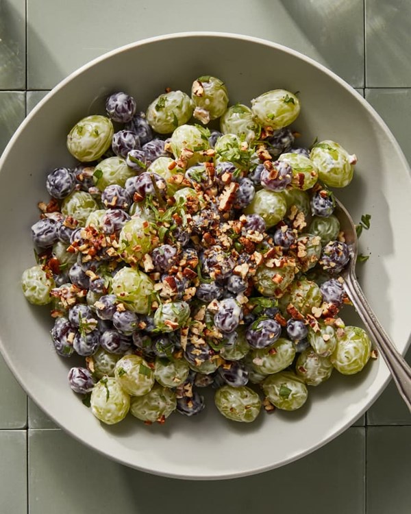 Creamy grape salad