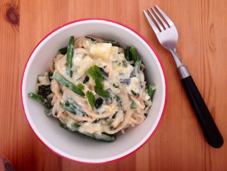 Creamy Greek cheese and courgette pasta