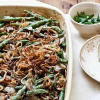 Creamy green beans with crispy shallots
