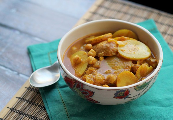 Creamy Indian-spiced chickpea and tomato curry