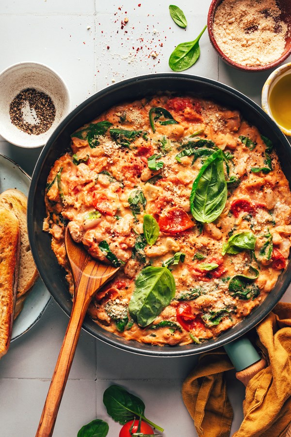 Creamy Italian white bean skillet