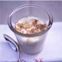 Creamy junket with honey and walnuts