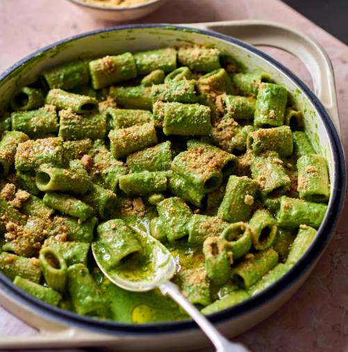 Creamy kale pasta