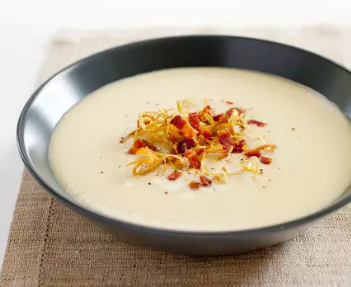 Creamy leek-potato soup