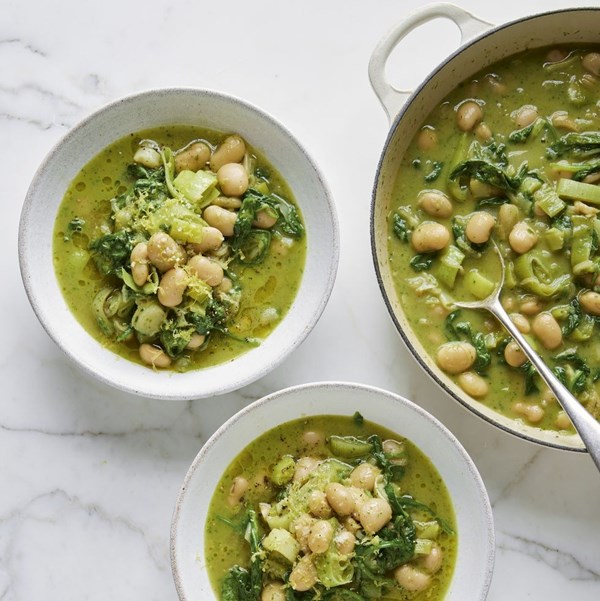 Creamy leek, spinach and butter bean bowls