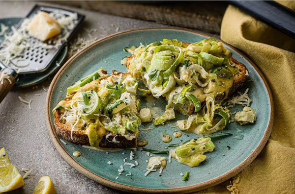Creamy leeks with Shropshire blue & tarragon on toast