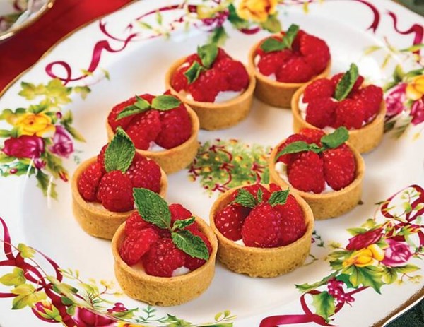 Creamy lemon & raspberry tartlets