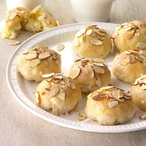 Creamy lemon almond pastries
