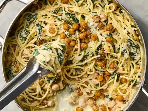 Creamy lemon chickpea pasta 