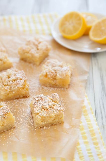 Creamy lemon crumb bars