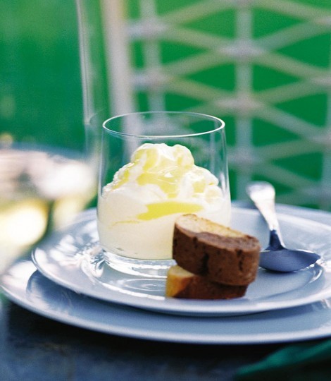 Creamy lemon curd mousse