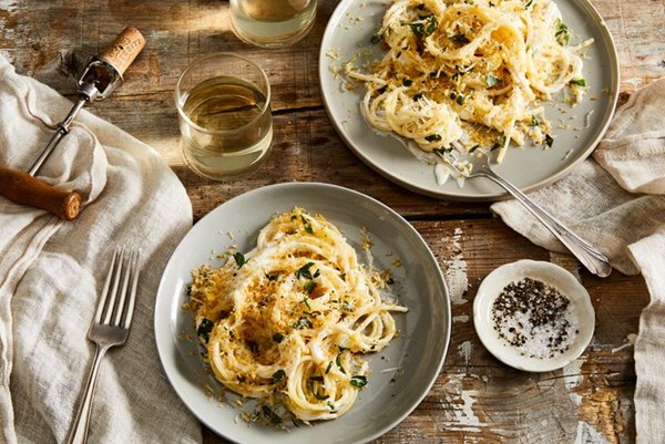 Creamy lemon spaghetti with crunchy breadcrumbs 