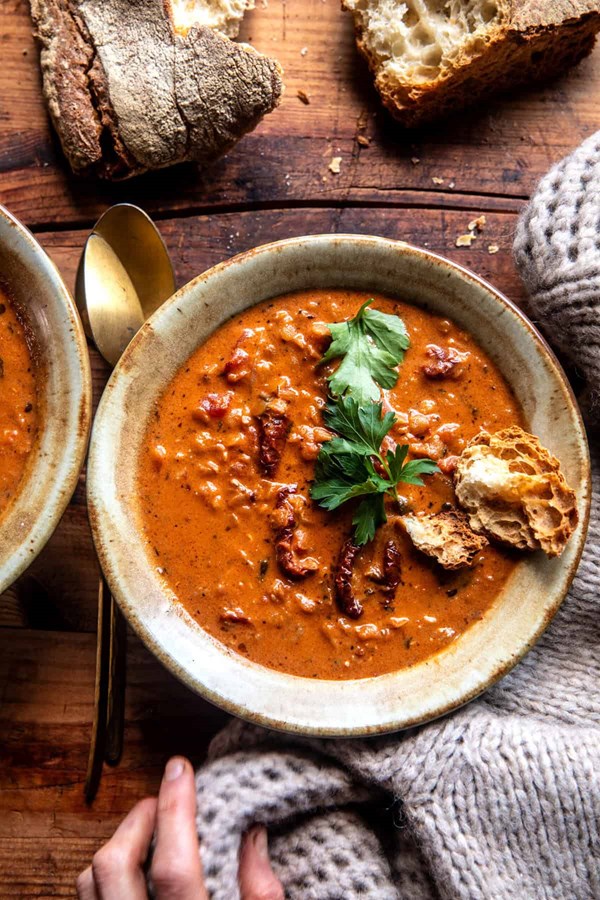 Creamy lentil sun-dried tomato soup
