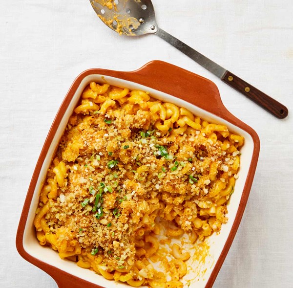 Creamy macaroni with sweet potato and gochujang