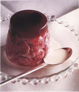 Creamy marbled blackberry and yogurt mousse