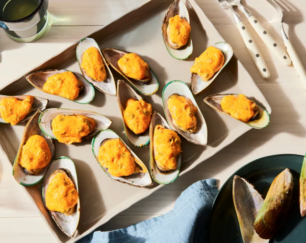 Creamy masago baked mussels